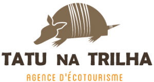 L'agence d'écotourisme Tatu na Trilha TATUNATRILHA FR logo color 300x161 - L'agence d'écotourisme Tatu na Trilha