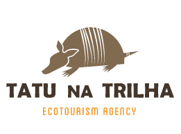 TATUNATRILHA logo ENG - Tatu na Trilha ecotourism agency
